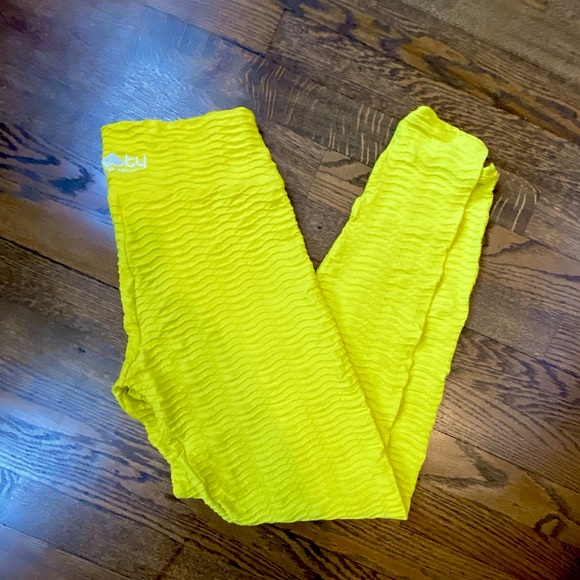 Booty By Brabants Original Leggings in Pistachio - Picture 1 of 3